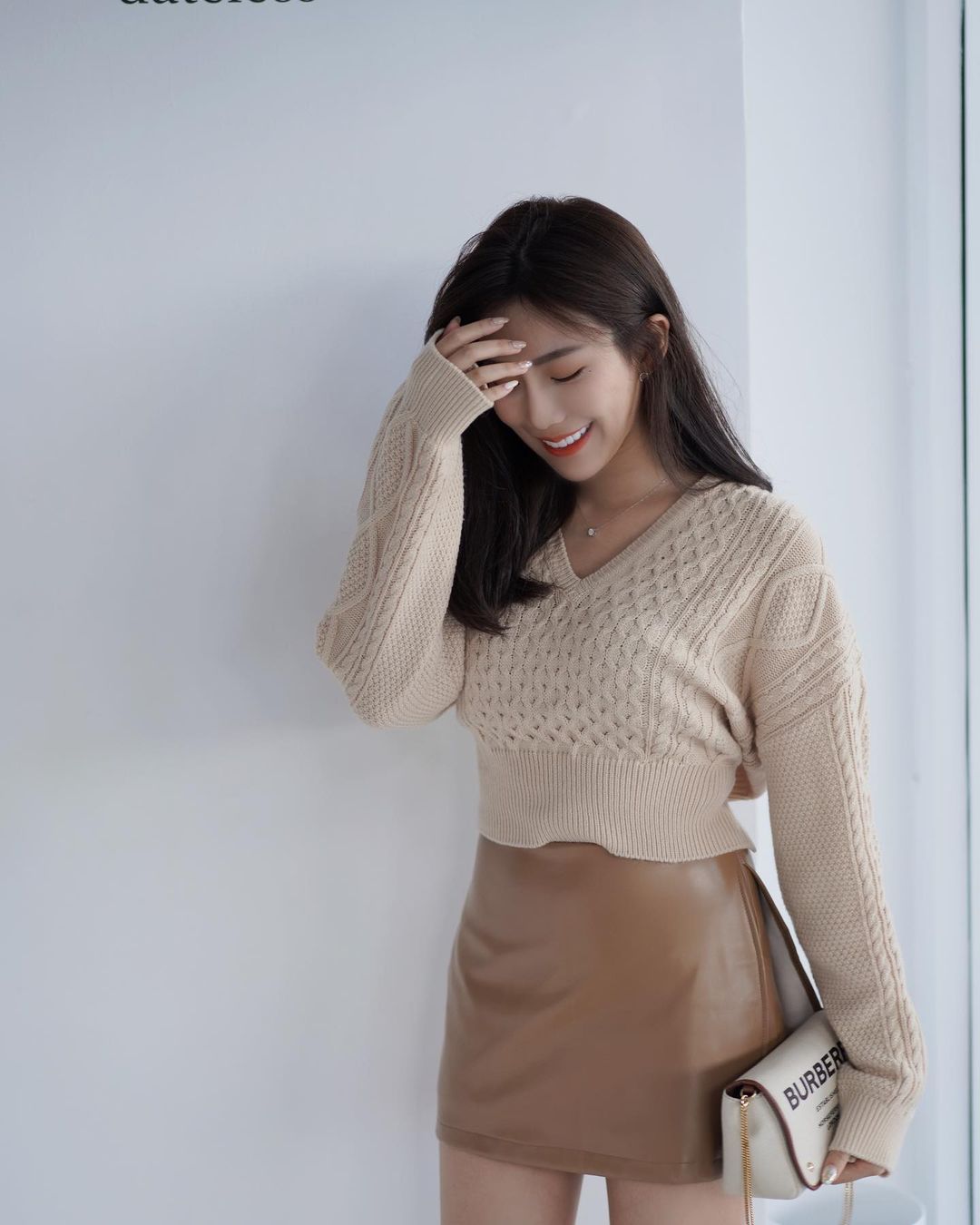  最近購入的衣服都是奶茶色。。。