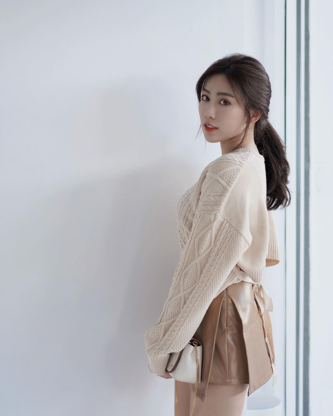  最近購入的衣服都是奶茶色。。。