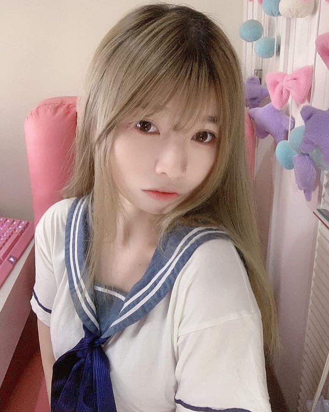  吶 要來攻略我嗎？☆٩(｡•ω