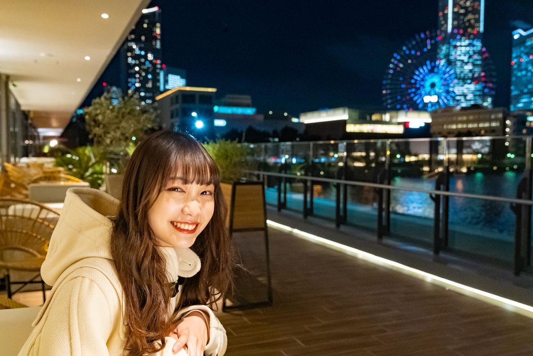  高級ホテルのアフタヌーンティーに�...