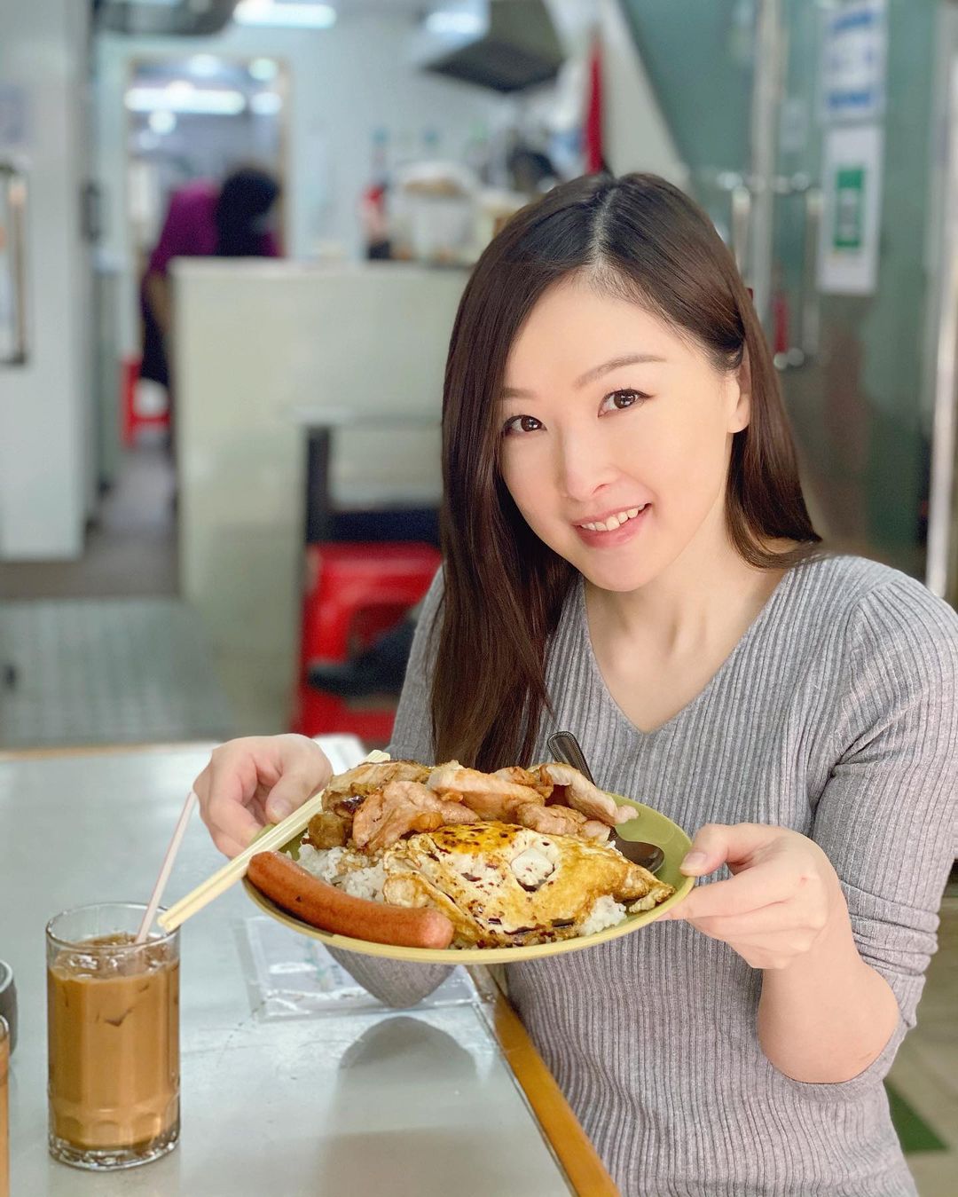  女人的浪漫，當街食雜扒飯