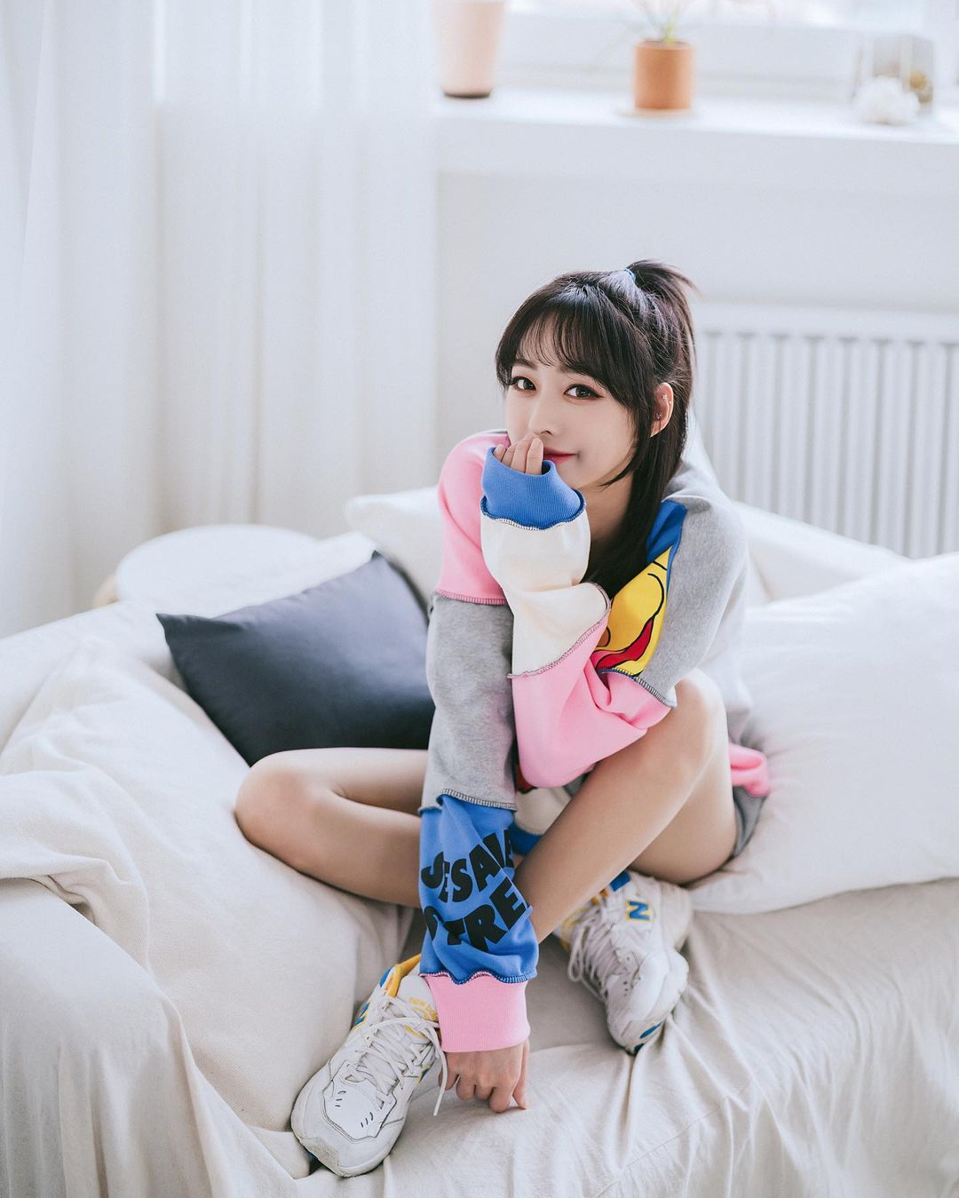  내일도 집에만 있어야지