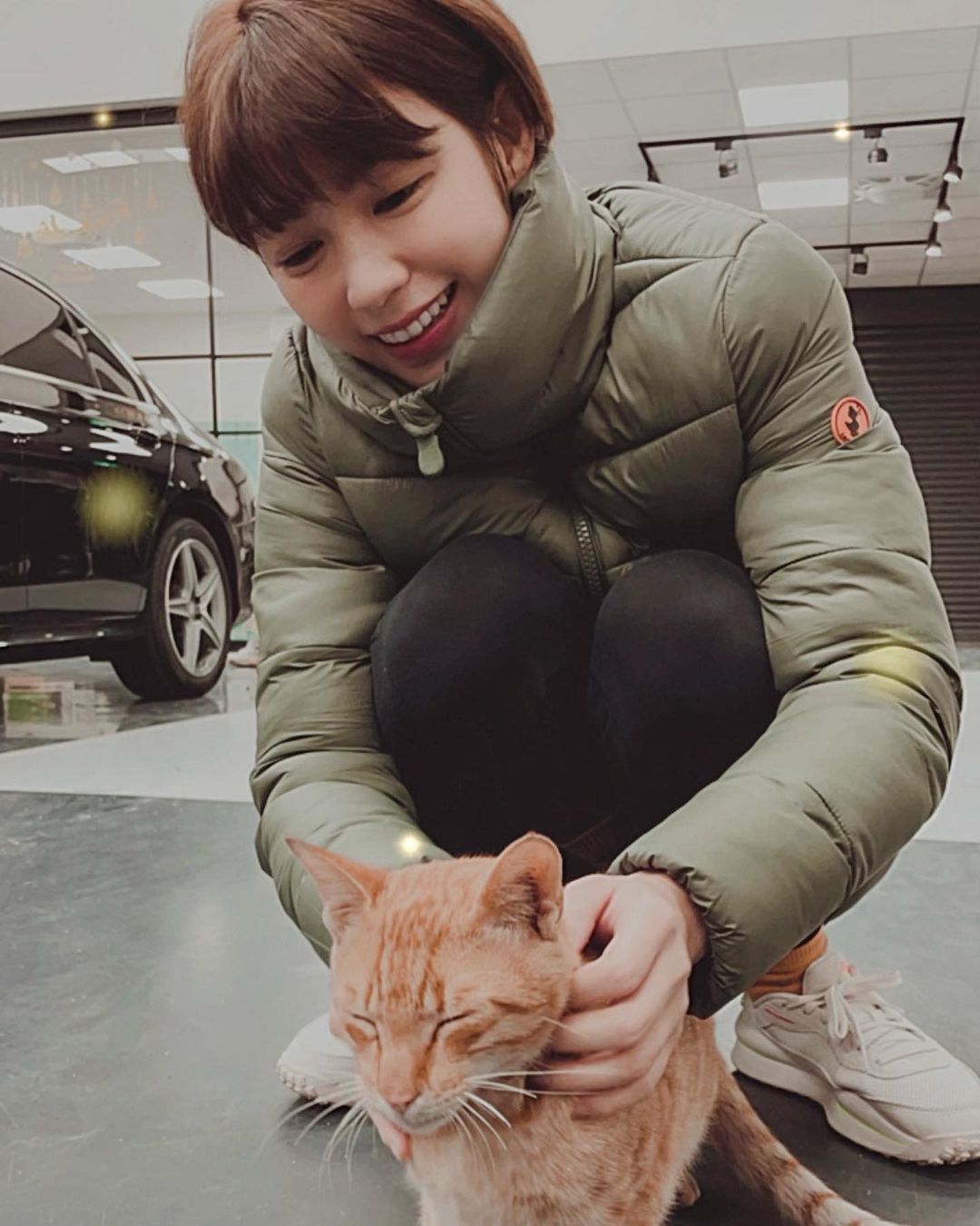  這件外套真的好可愛❤️
它的品牌名�...
