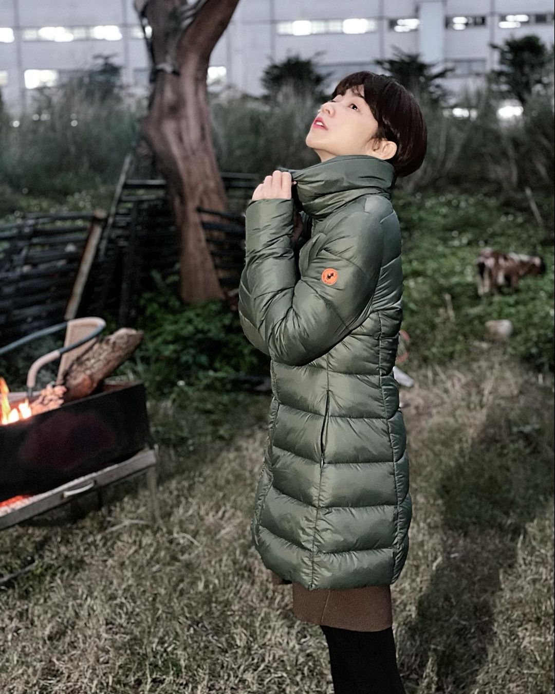  這件外套真的好可愛❤️
它的品牌名�...