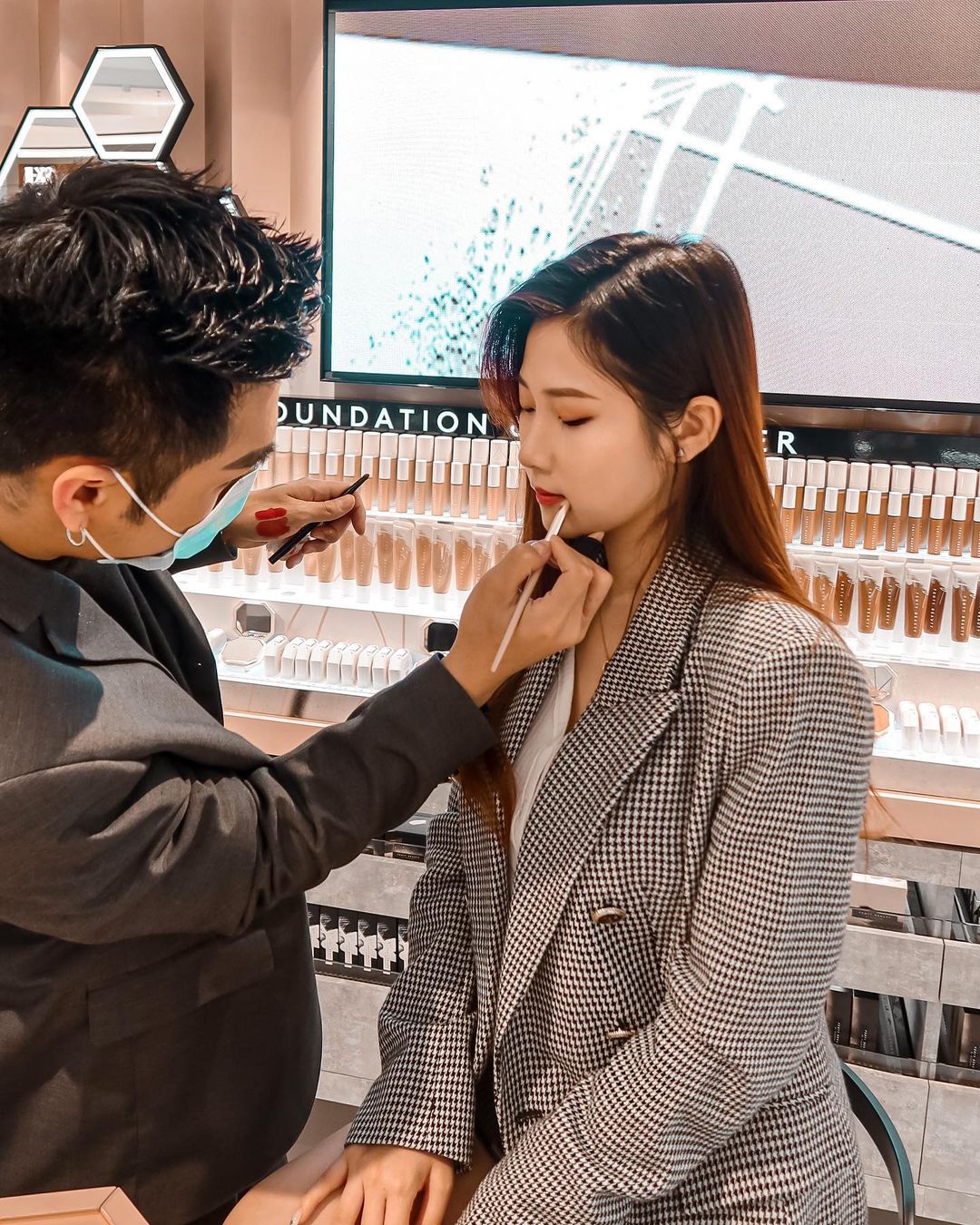  -
去左Fenty Beauty化妝同試下佢地新produc...