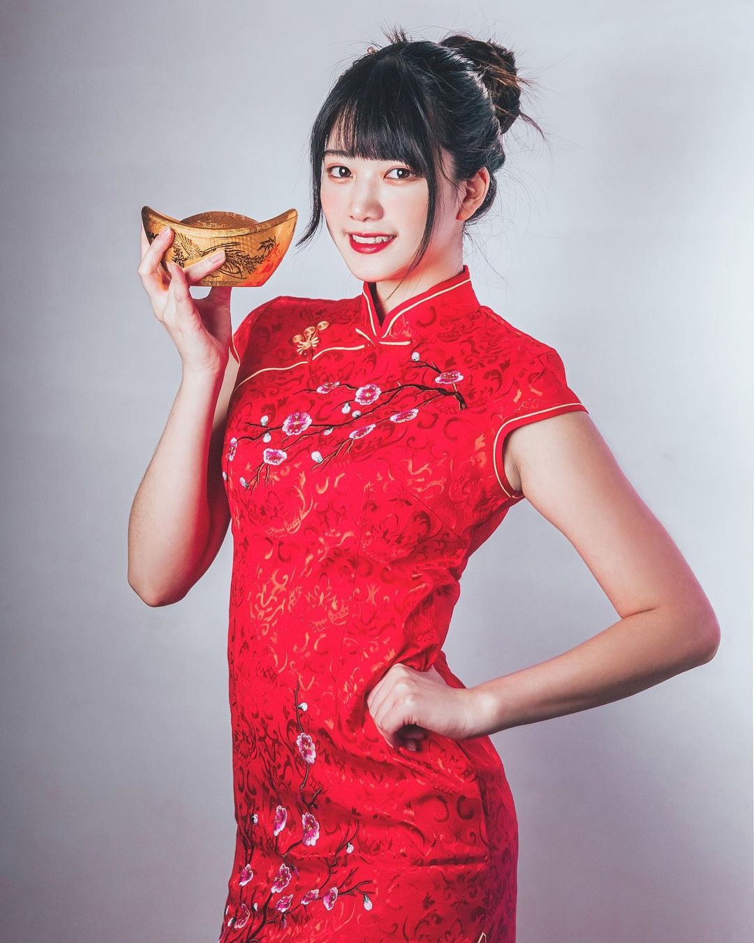  祝大家新年快樂恭喜發財
牛轉錢坤 牛...