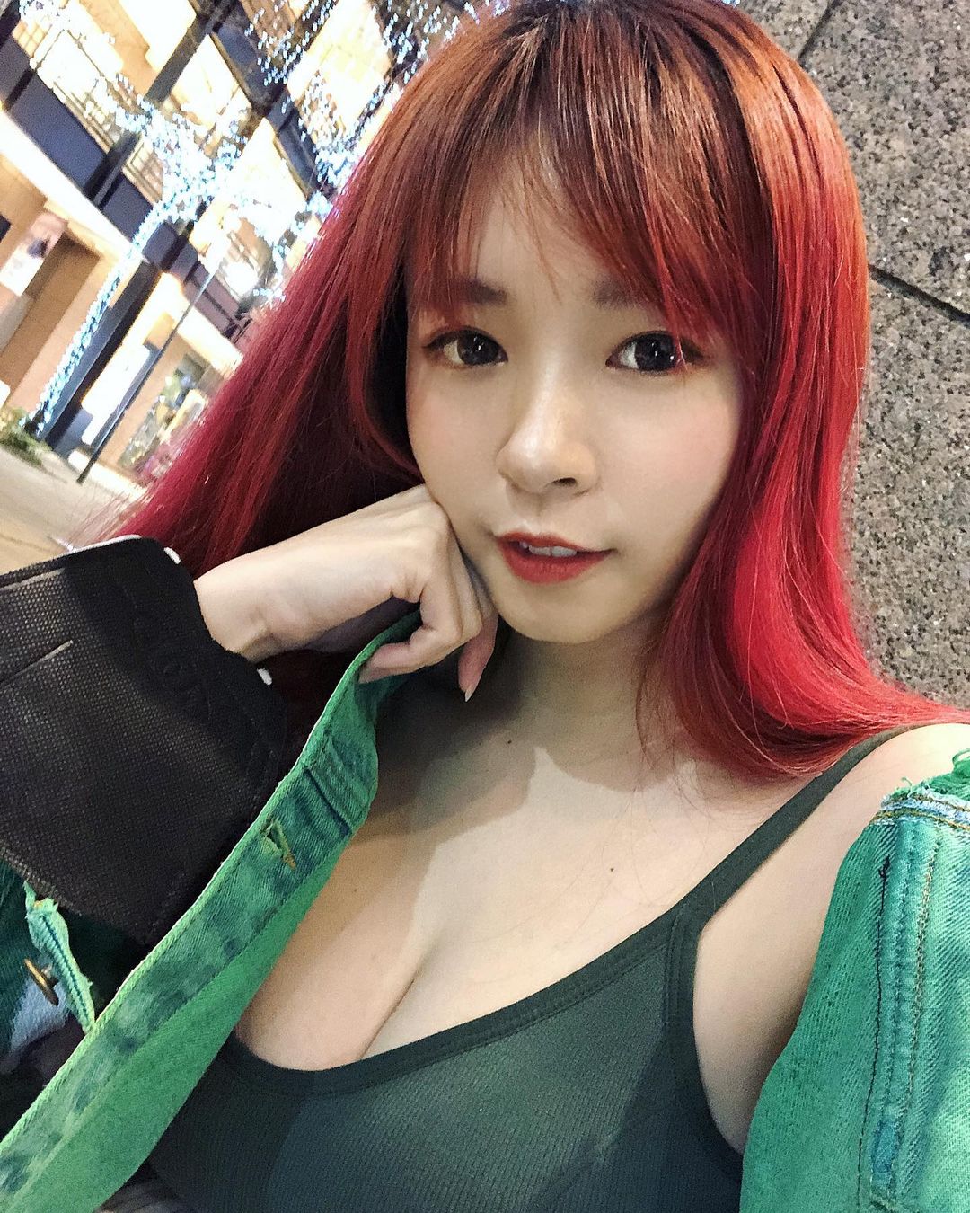  久違的信義區❤️
一個人遊蕩的熱鬧�...