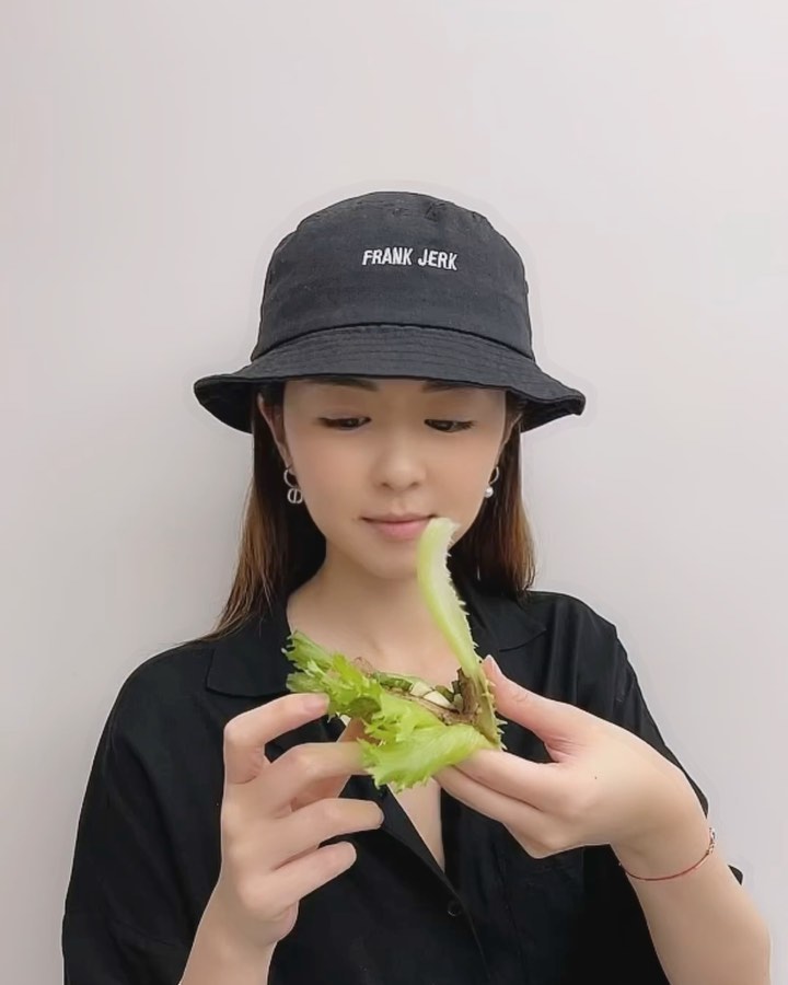  幸福就是當嘴裡滿滿都是食物的時候