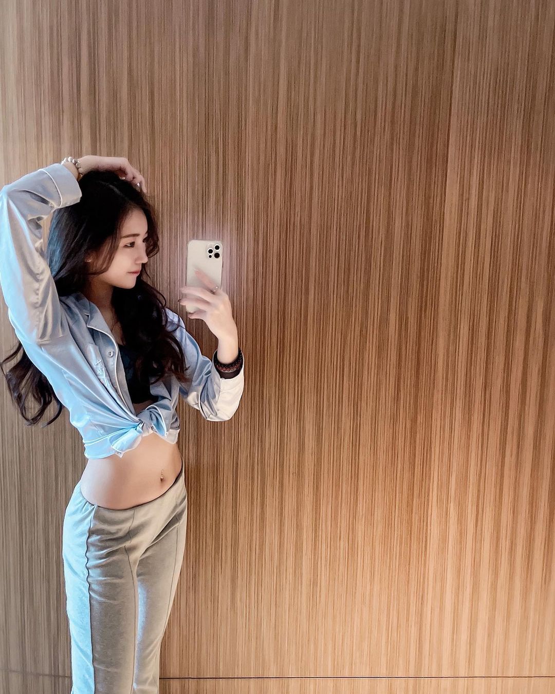  我還小 經不起誘惑 遇見黏我的 跑著�...