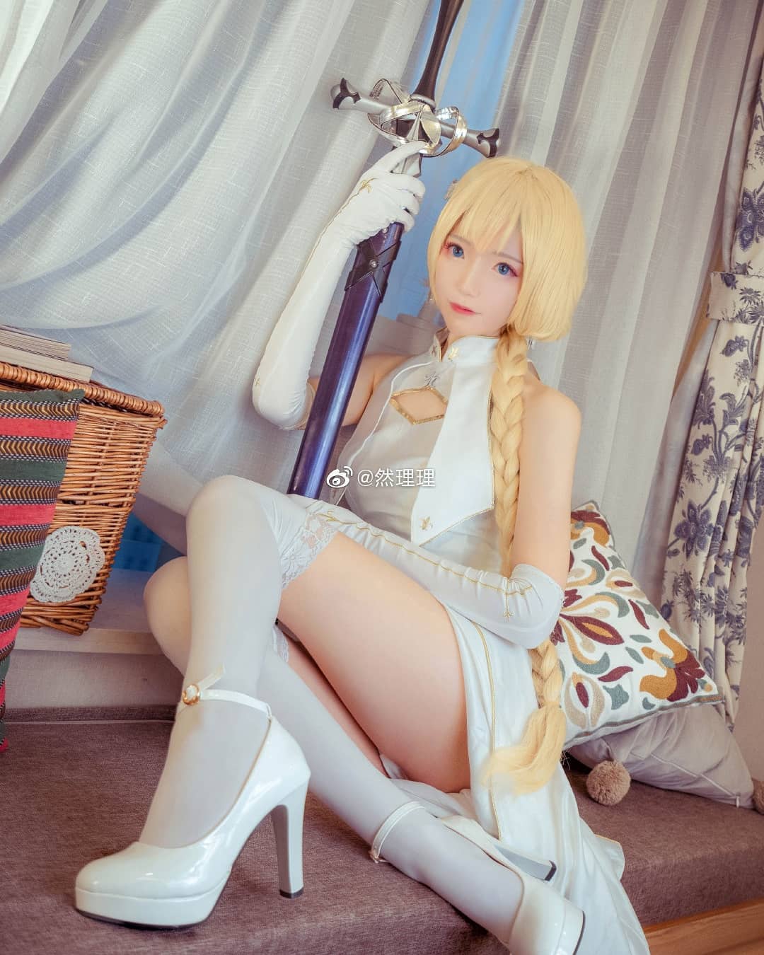  Jeanne
.
然理理 
#jeannedarc
#jeanne