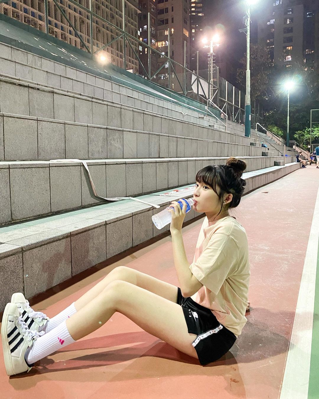  拍攝緊呢輯相當時突然有一剎那
回想�...