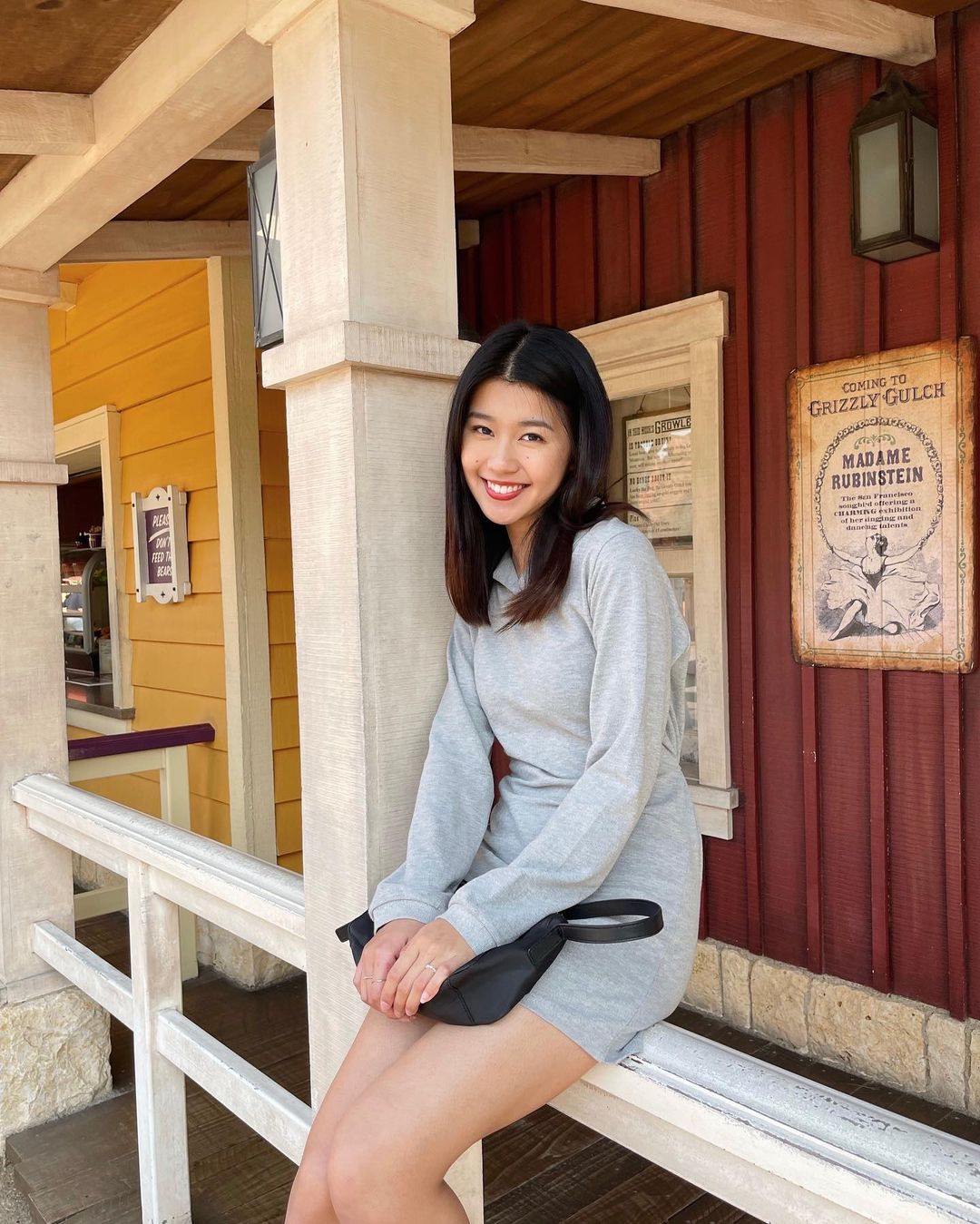  極顯S線條＋令女人味up up的連身短裙�...