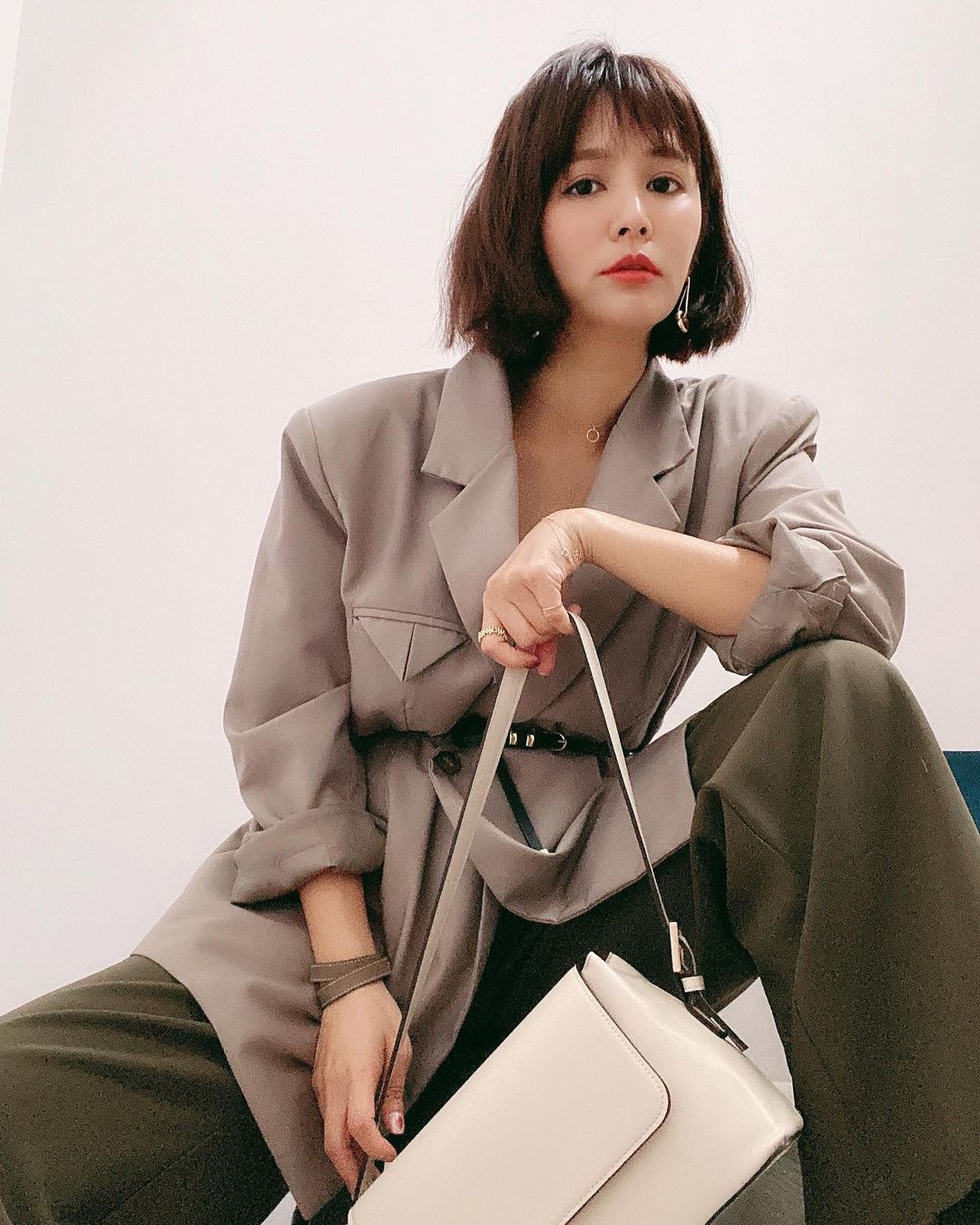  #偽裝

每個人 每天都在扮演不同角色
...