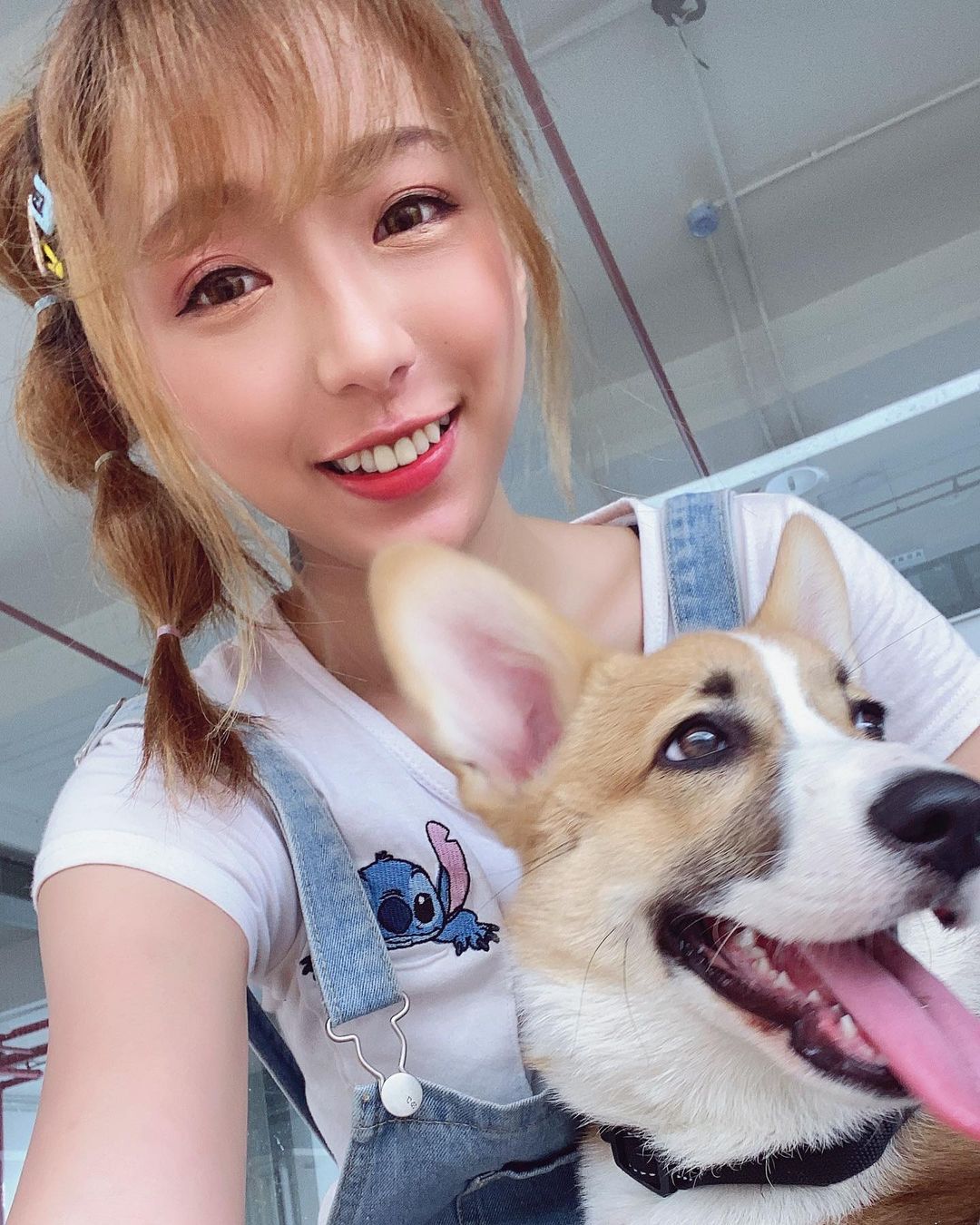  去年4.5月ㄉ照片當時還小的內褲