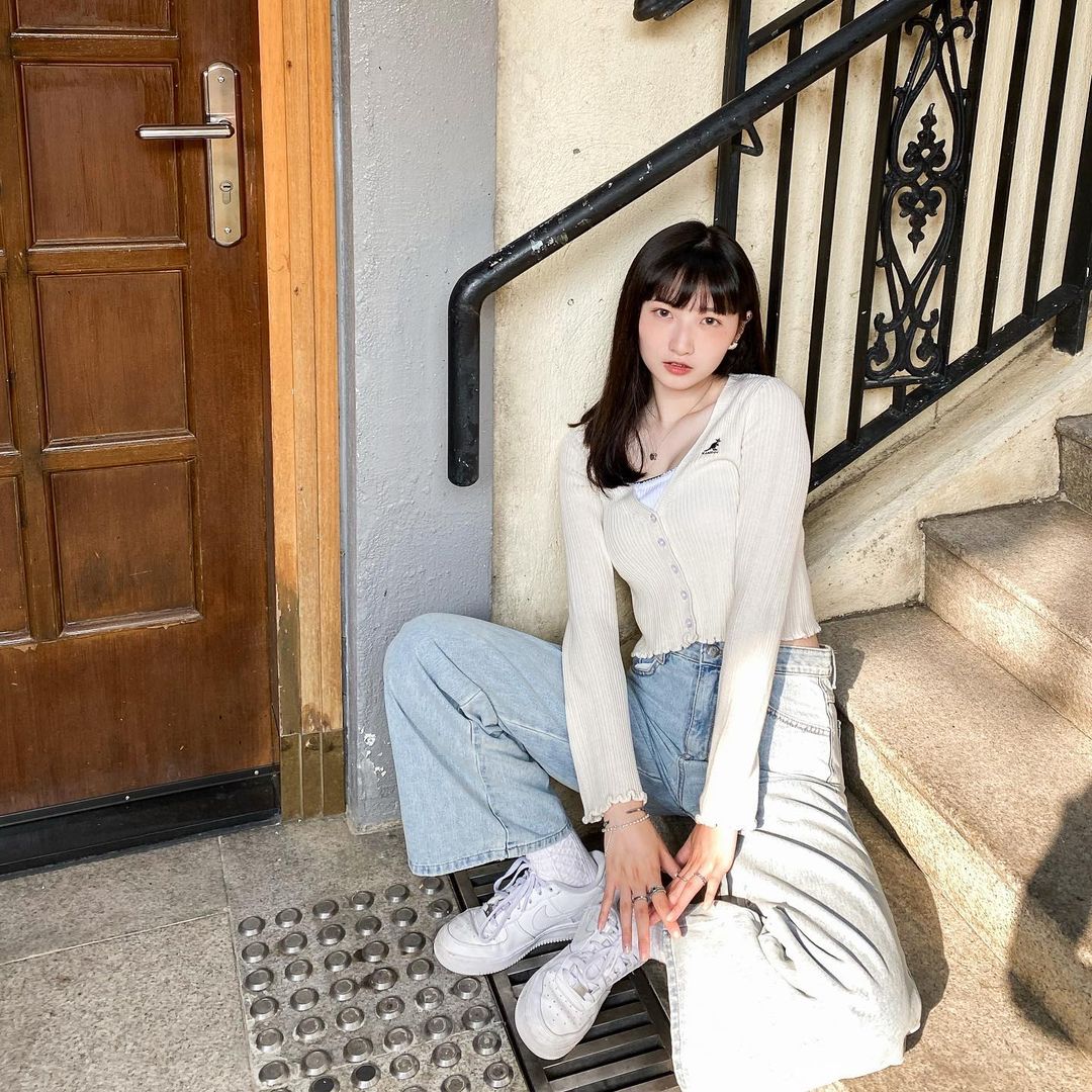  ( ͡° ͜ʖ ͡°)✧︎牛仔褲登場！

由剛�...