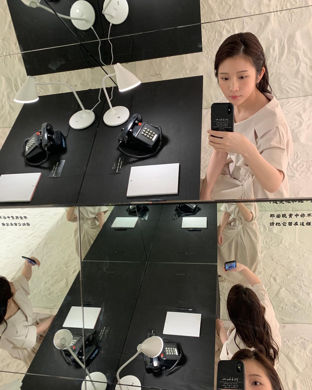  收到一則觀展心得：「在鏡屋裡寫字�...