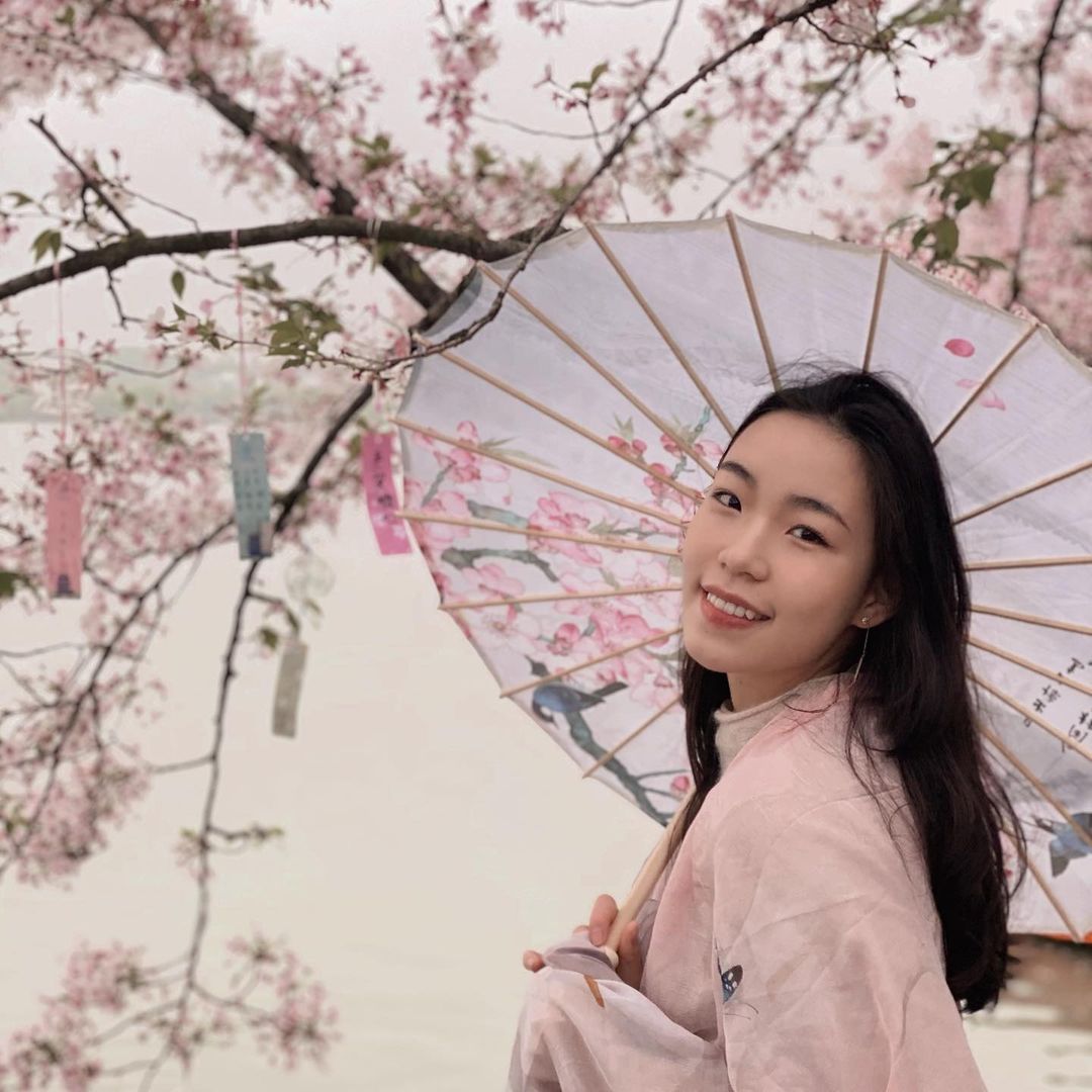  花開花落，雲捲雲舒。☁️

昨日美景...