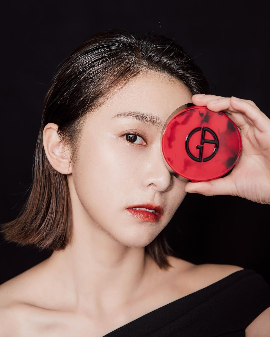  #GA 全新的#高訂紅氣墊未免也太美了吧...