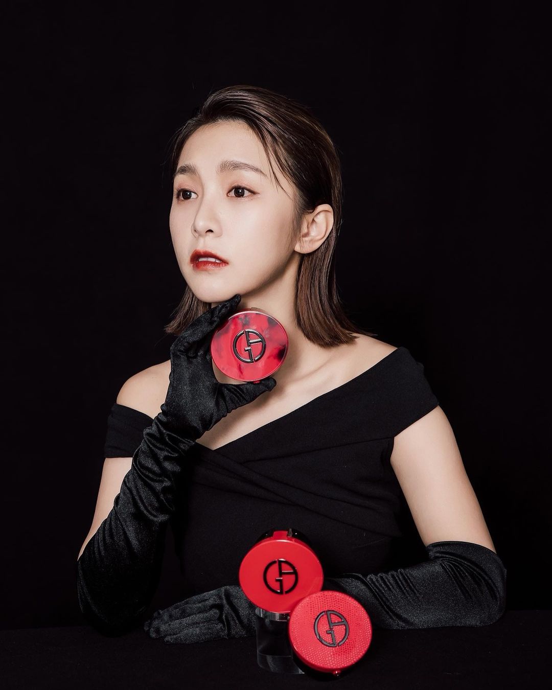  #GA 全新的#高訂紅氣墊未免也太美了吧...