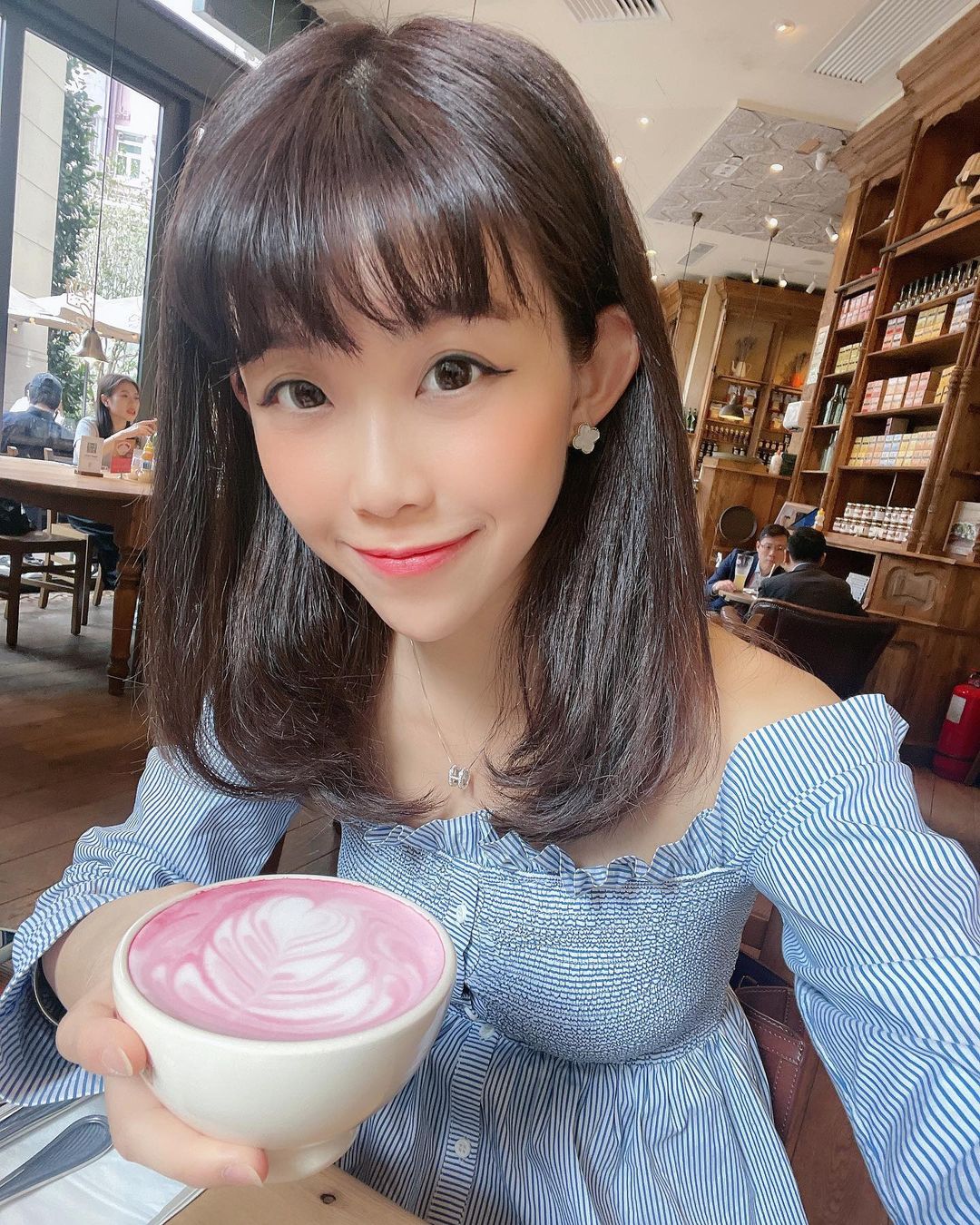  ☕️
閒時去cafe談談天☺️
說說笑拍�...