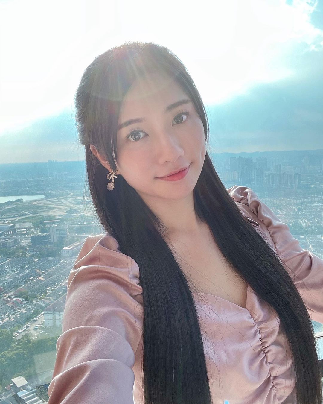  今天有两件大事要宣布......

1. 我主演...