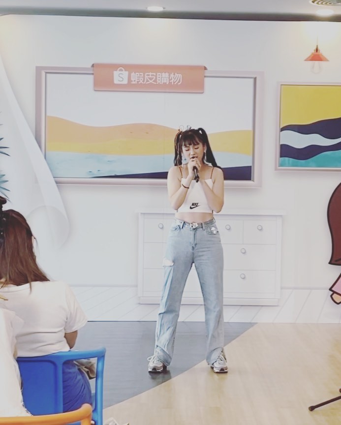  難得不是穿運動服的一天