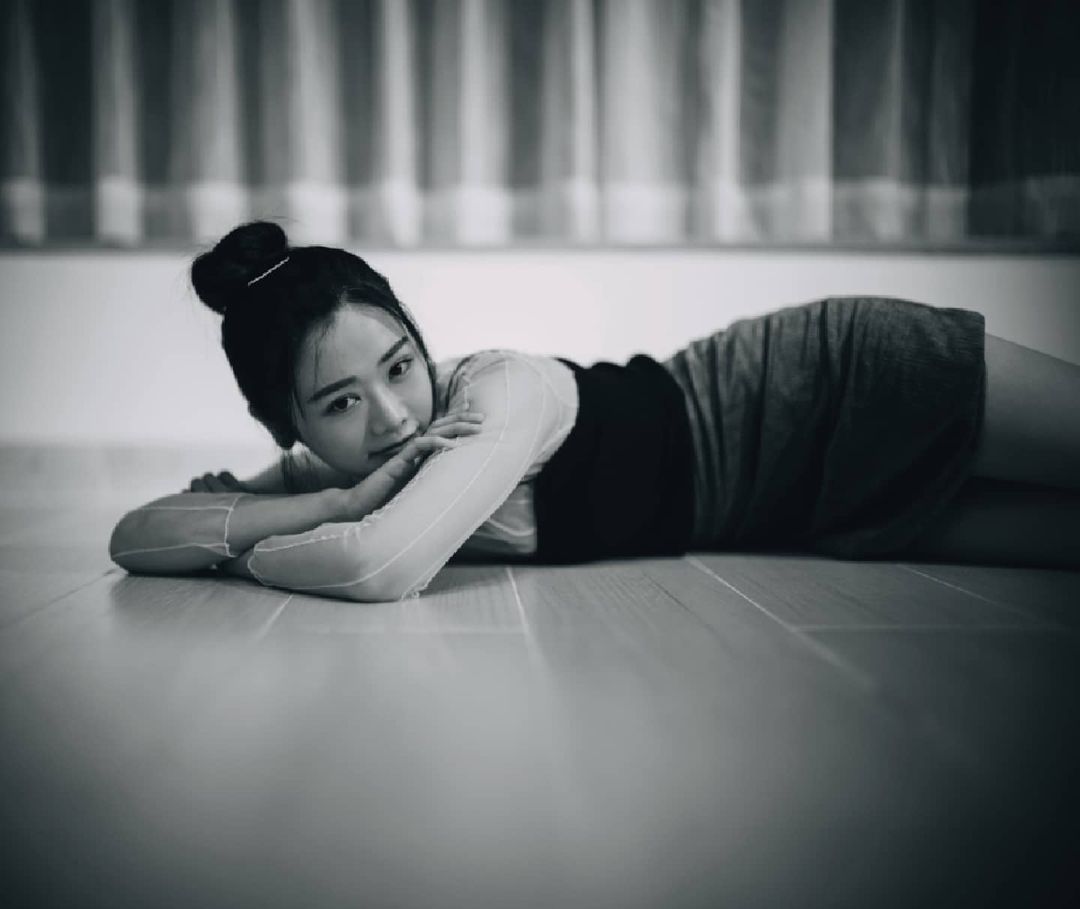  教室的一角。
【 黑與白的平衡線 】
�...