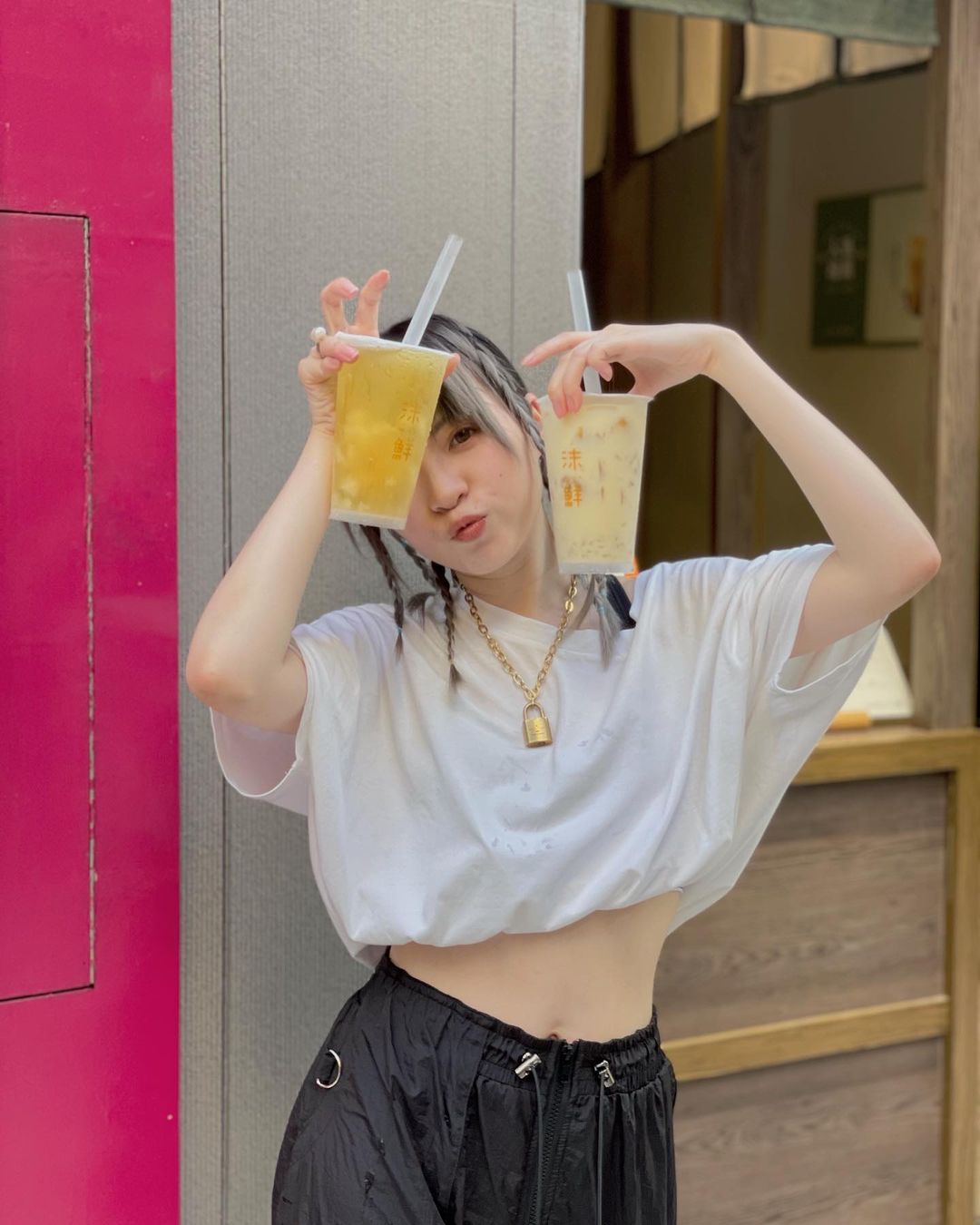  ：
啊～～六月了～夏天了～～
少點勇...