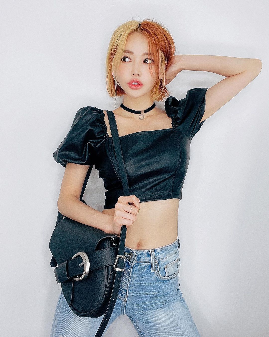  어제의 #데일리룩
머리바꾸고 난 후 �...