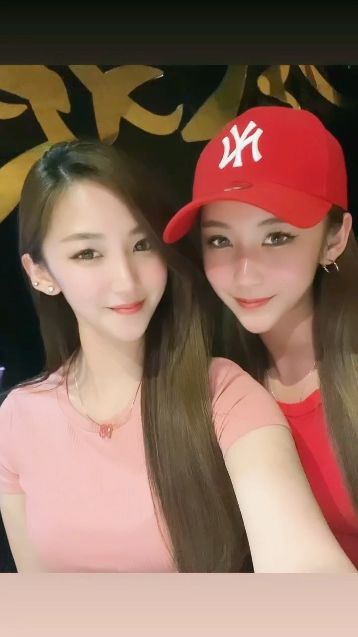  双胞胎，几分像？