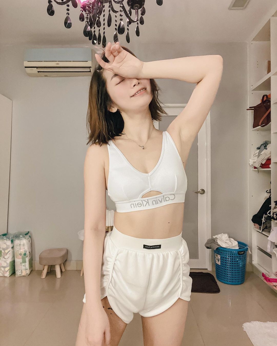  运动后头发还很湿的自拍 