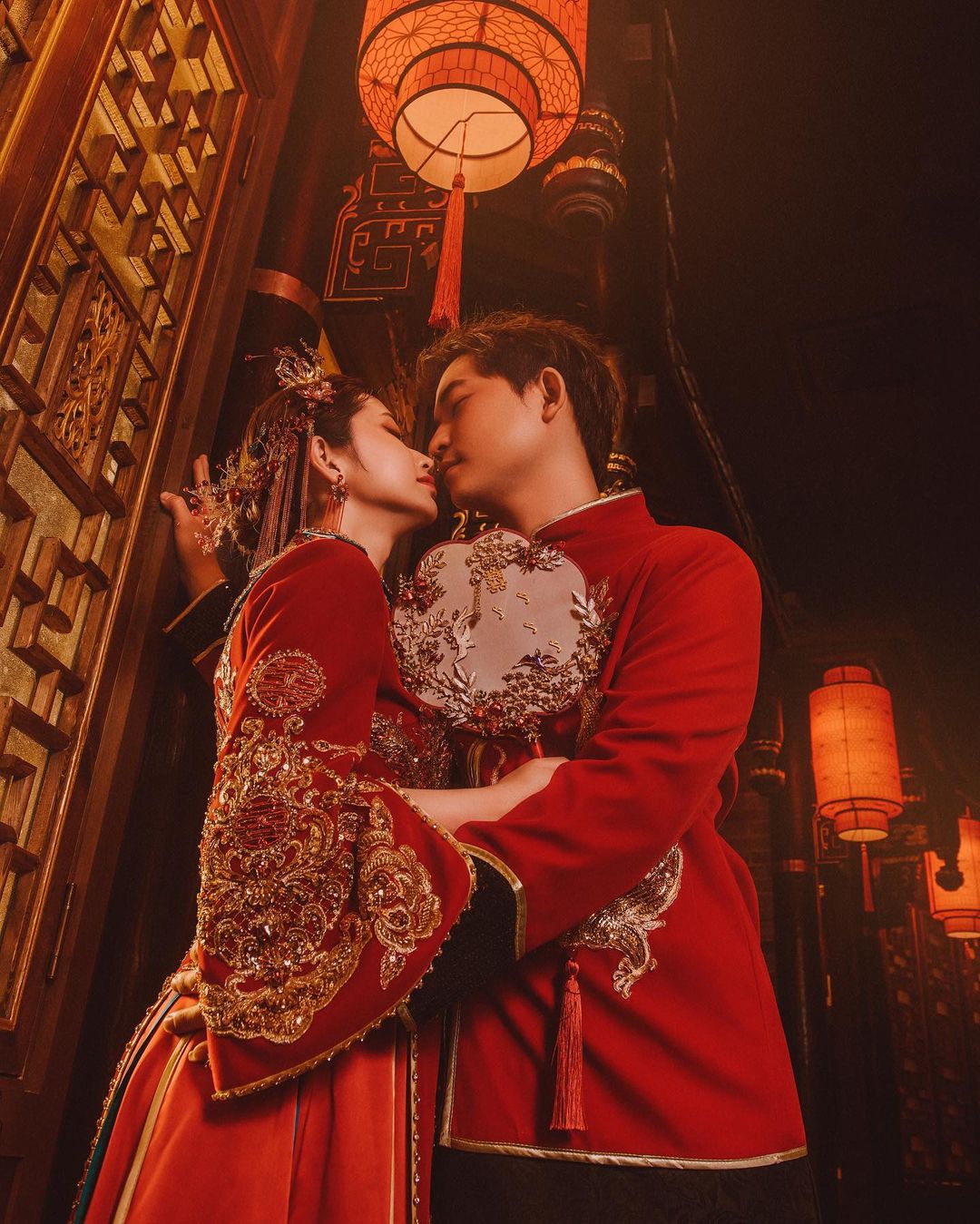  能让女生死心踏地的
从来不是钱和外�...
