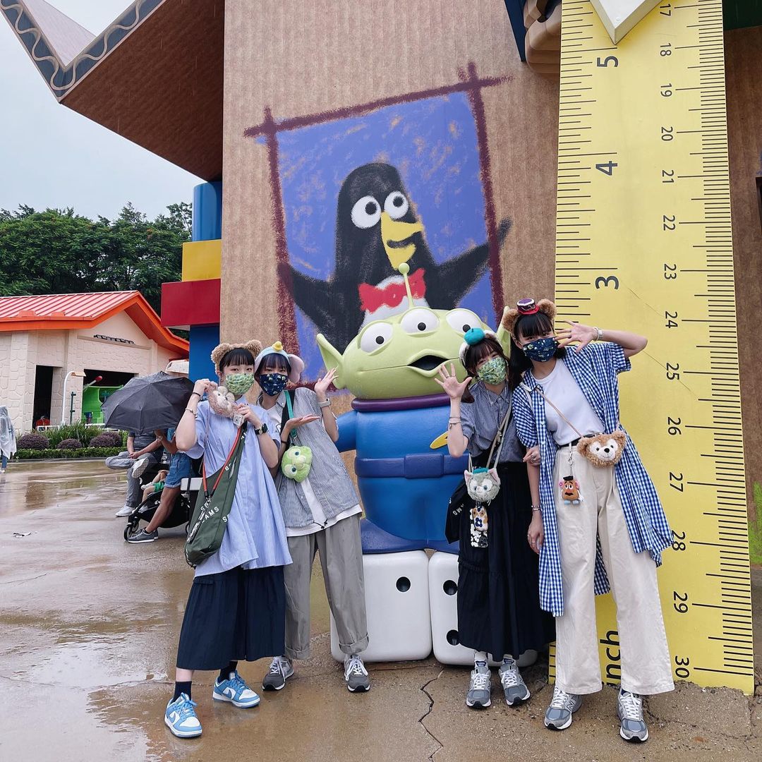  啲相係淋住雨影