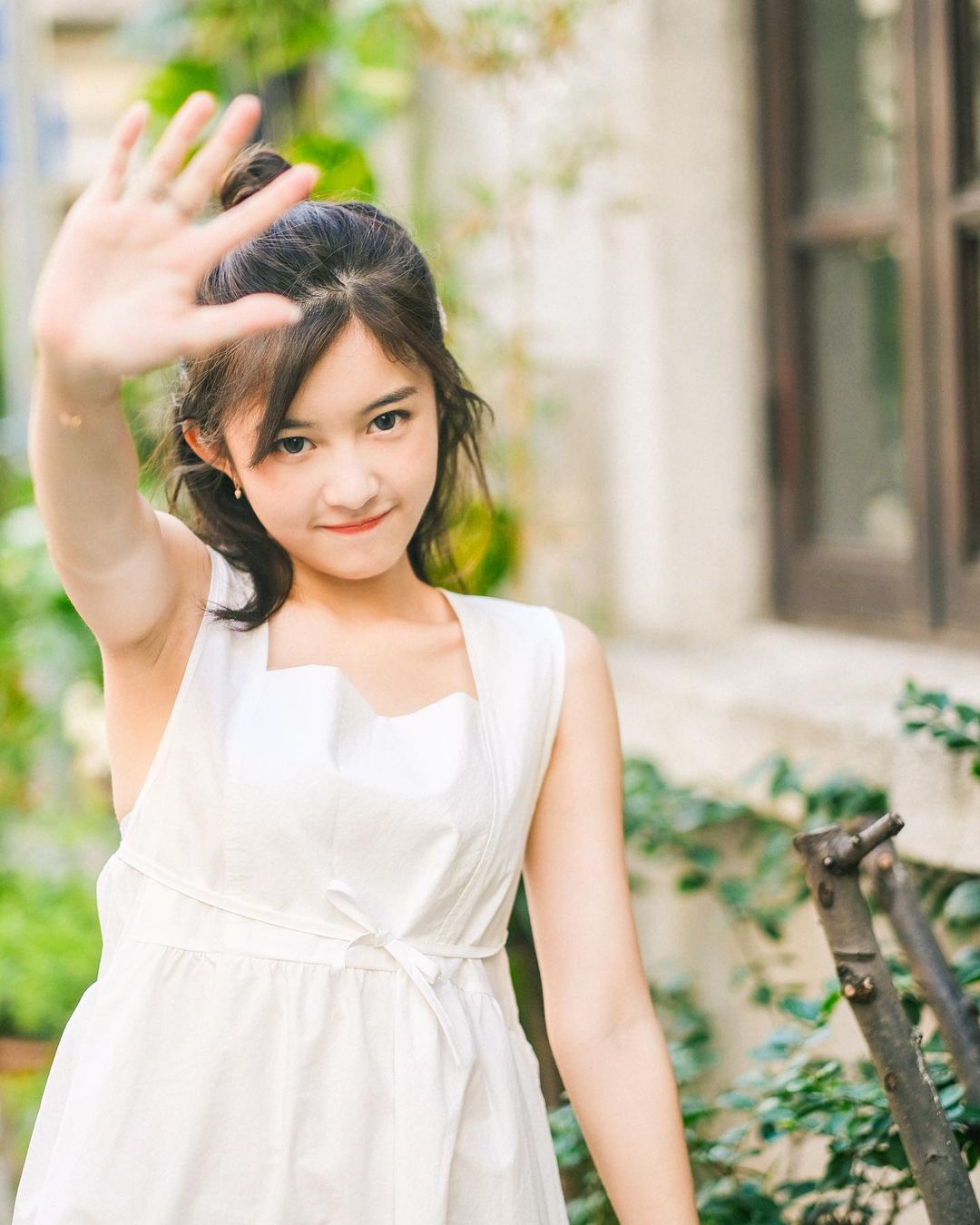  夠膽！就唔好側頭睇！
(Sorli我都係忍�...