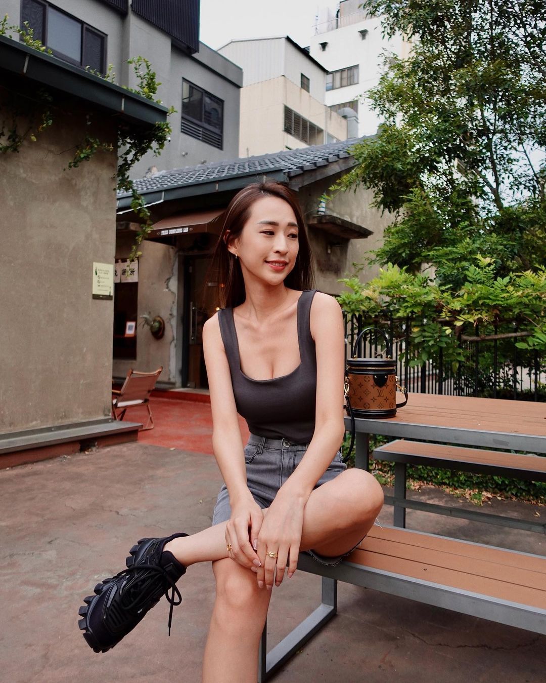  -
還記得國小牆上都會貼每日一句
「�...