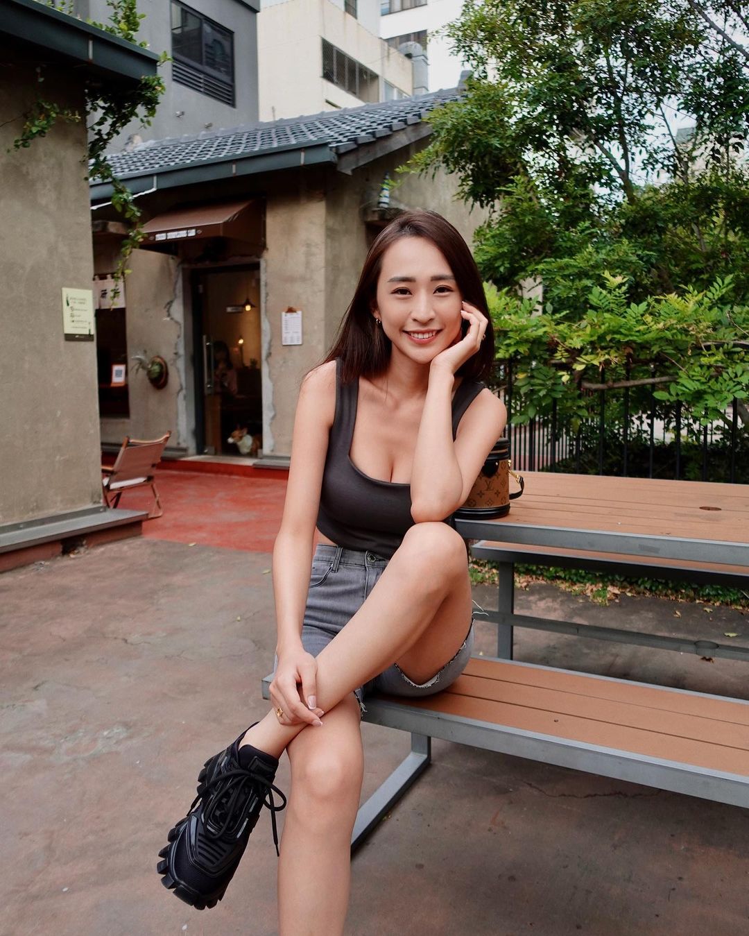  -
還記得國小牆上都會貼每日一句
「�...