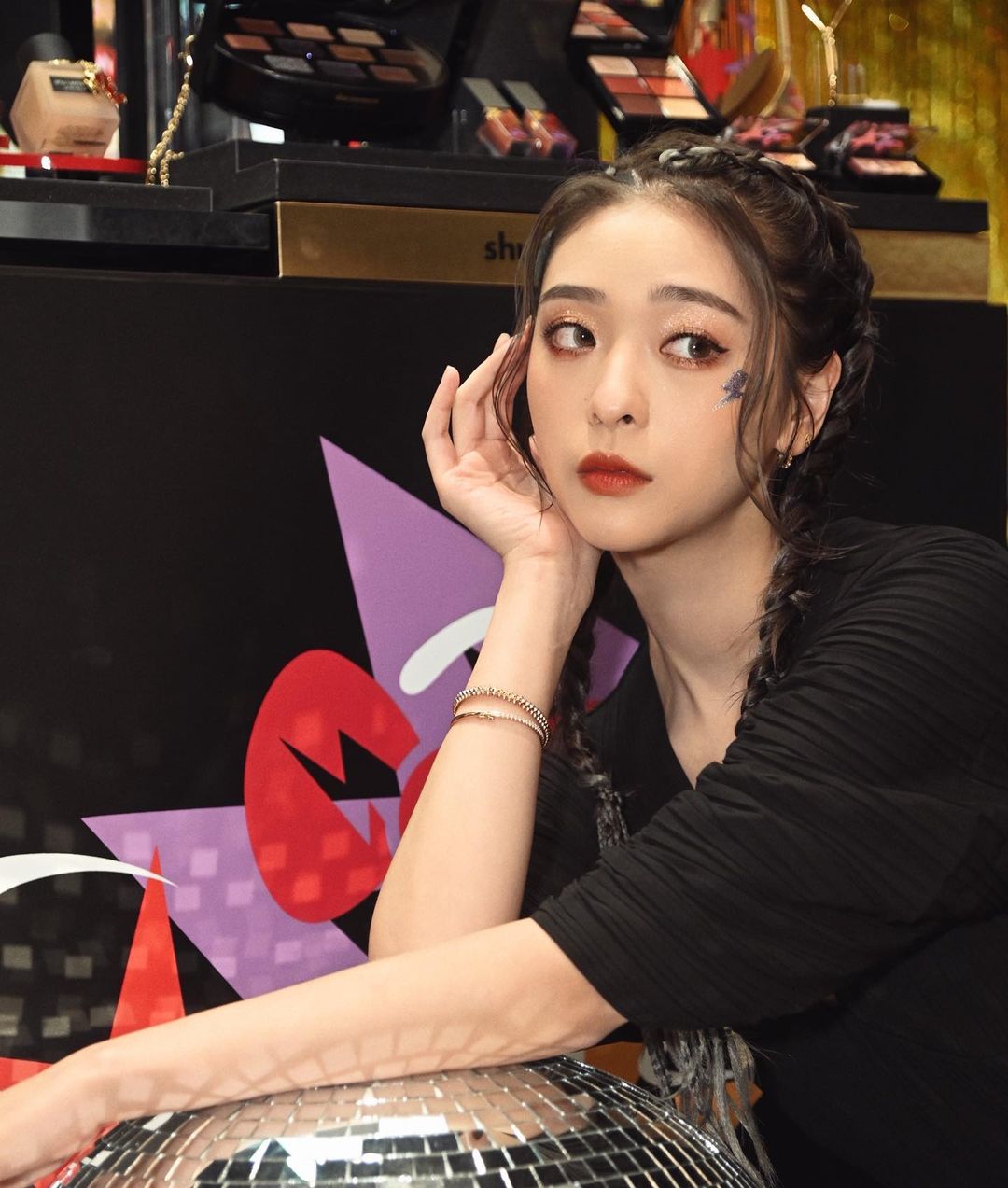  今年聖誕要同HELLO KITTY一齊搖滾，成為...