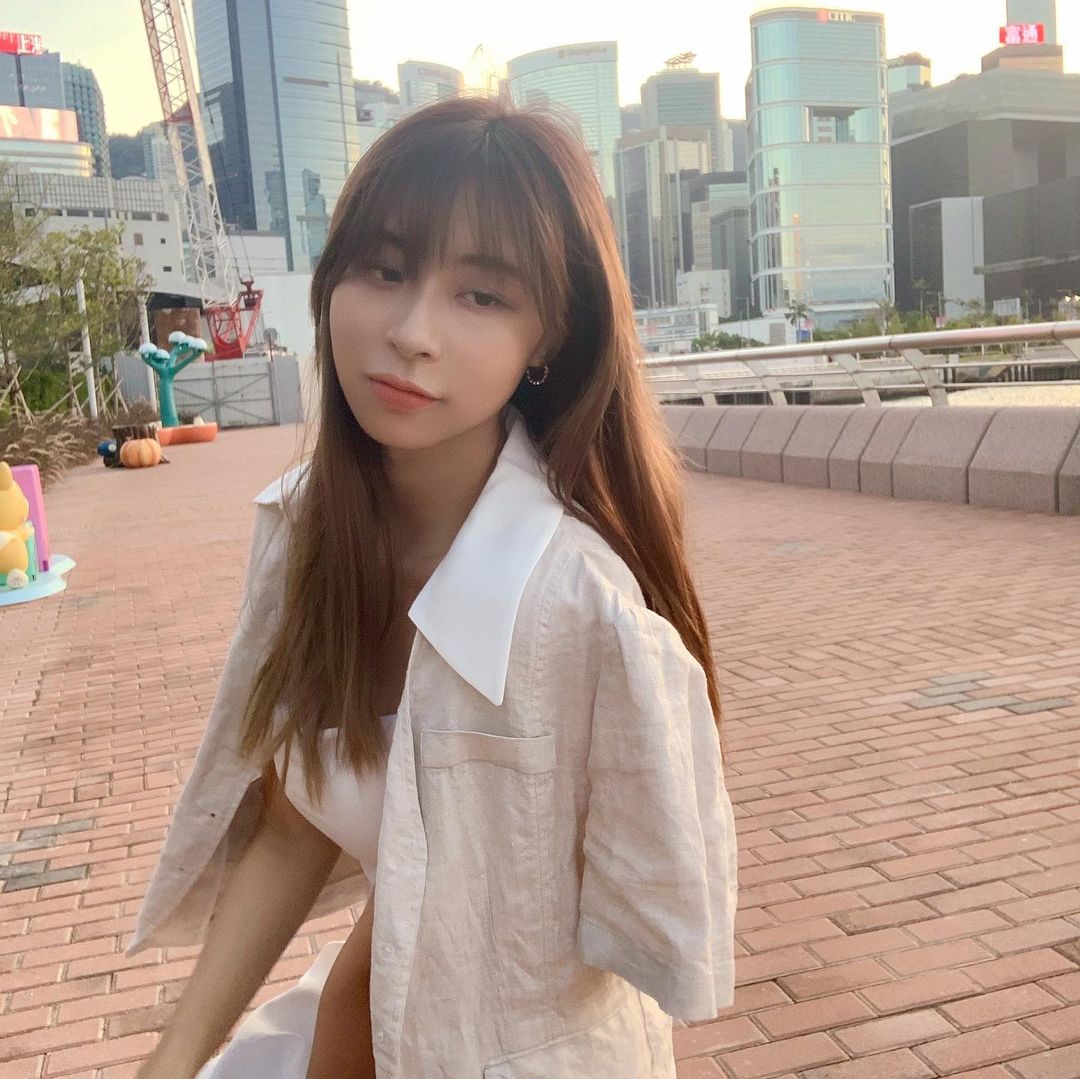  /
想跟你無所事事
坐在岸邊看看海