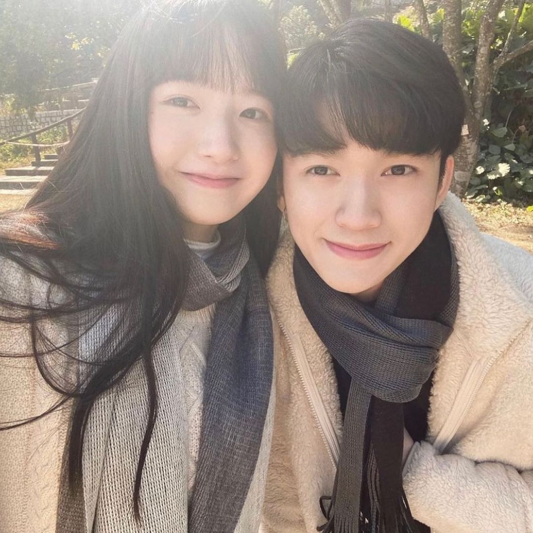  Yumi and Him 的日本製圍巾示範 