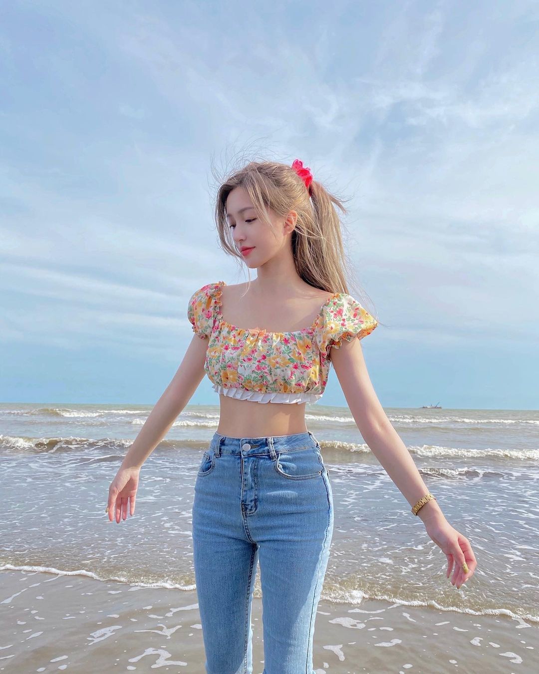  Em ra đảo ở rồi ~ #vitaminsea #beach #vietn...