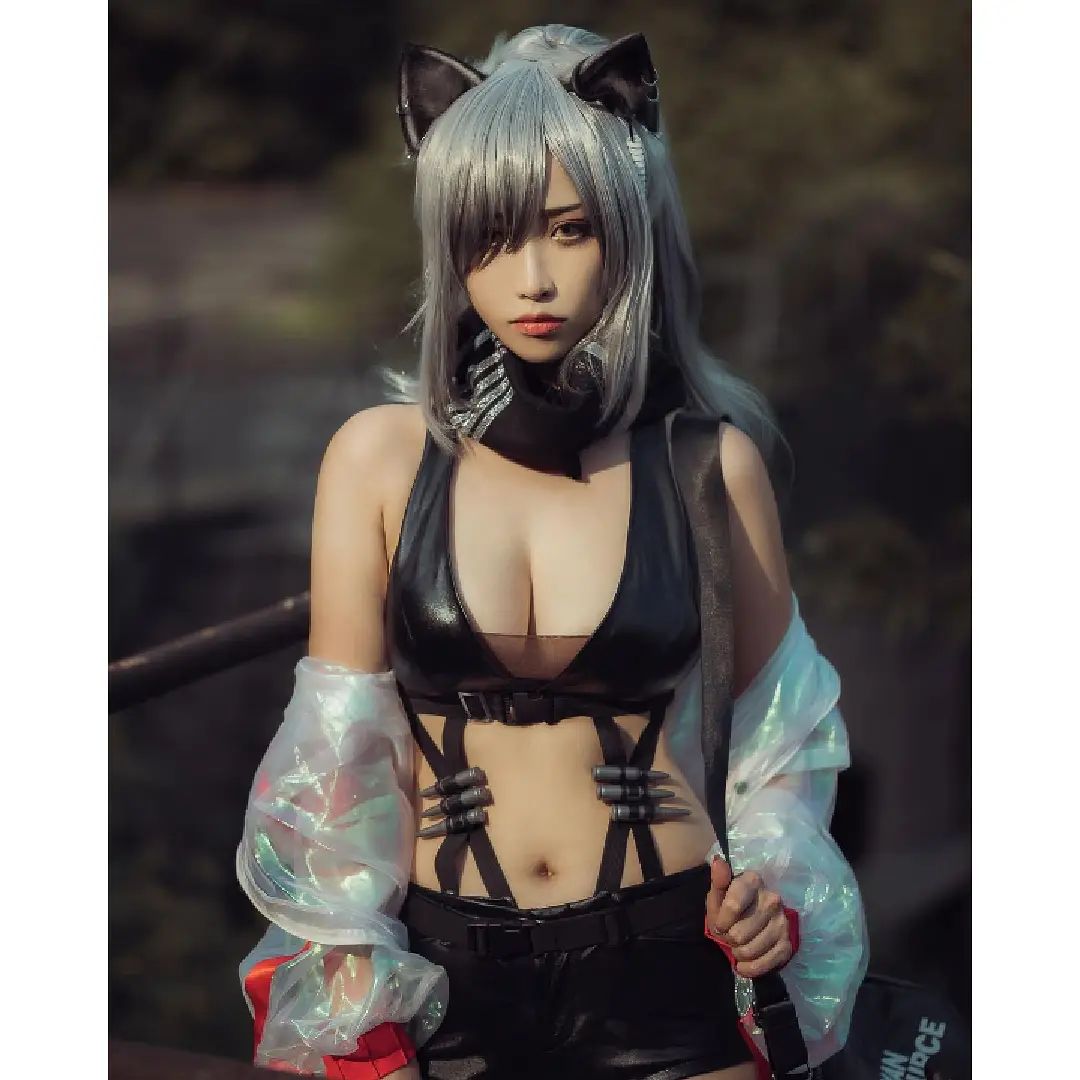  #Game #cosplay #arknights #schwarz

CN : N Annyan ...