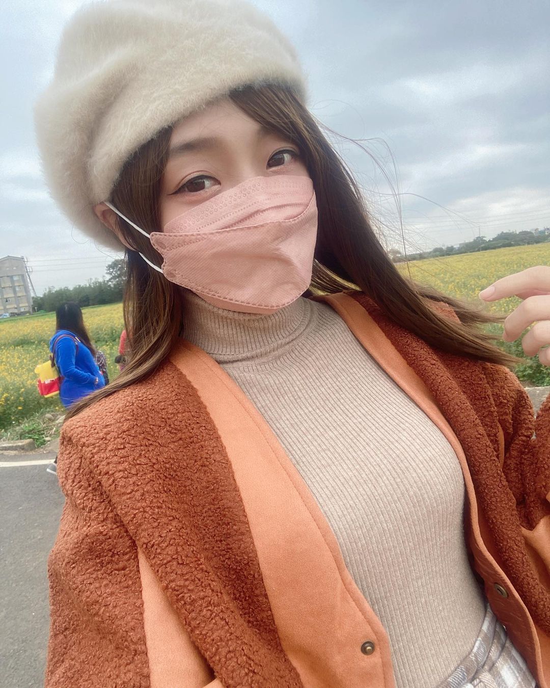 難得自拍成了外套ㄉ遺照：）