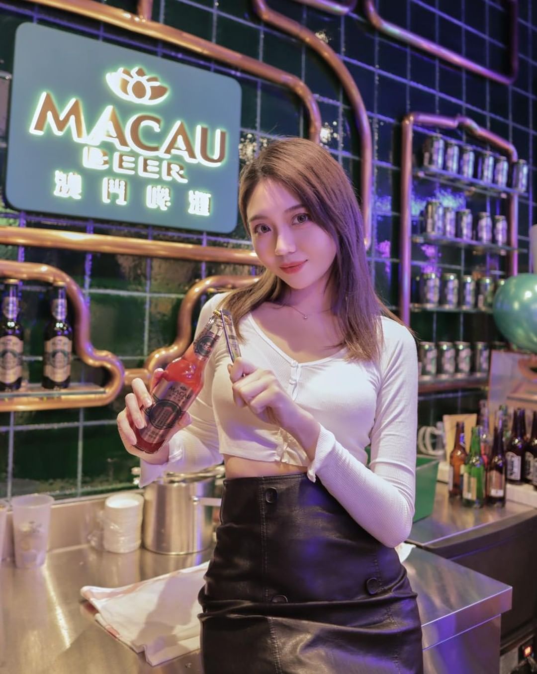  倒啤酒我很在行～飲啤酒我都黎嘗試�...