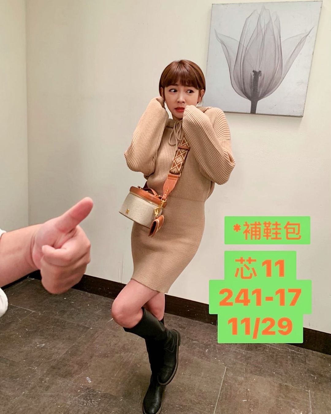  我們每次拍戲服裝師都會趁空檔幫我�...