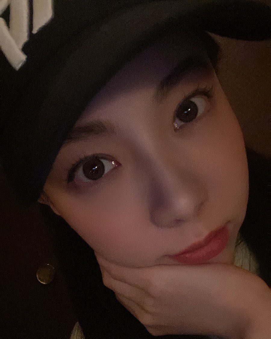  剛在阿嬤旁邊自拍被她看到 她堅持說�...