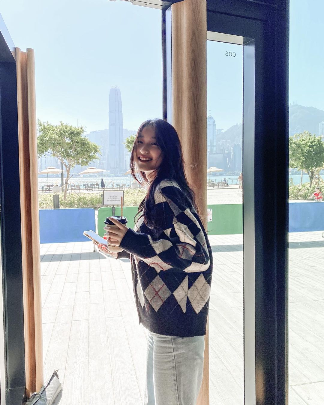  這款是門市最近很好賣的菱格外套♡ 
...