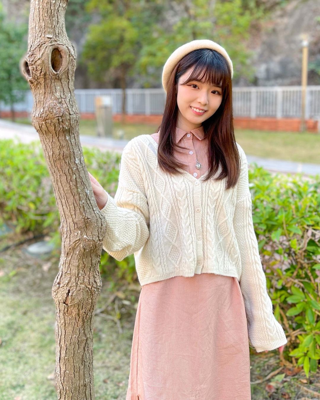  「街裡愛人一對對 互送鮮花千杯不醉�...