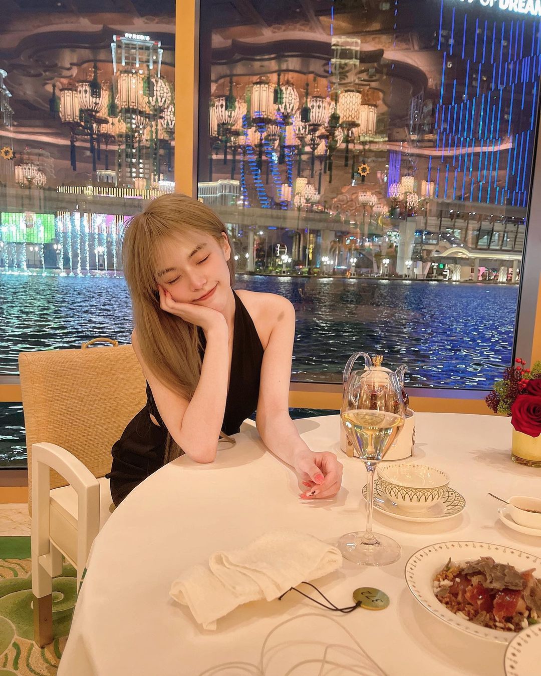  天天跟著知名美食攝影師跟他的小夥�...