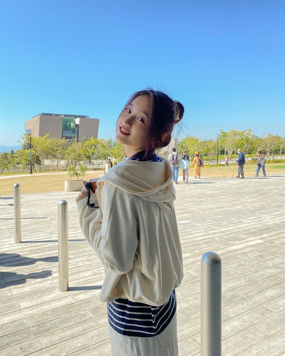  最基礎的zip hoodie款♡
實穿率99%！
無�...