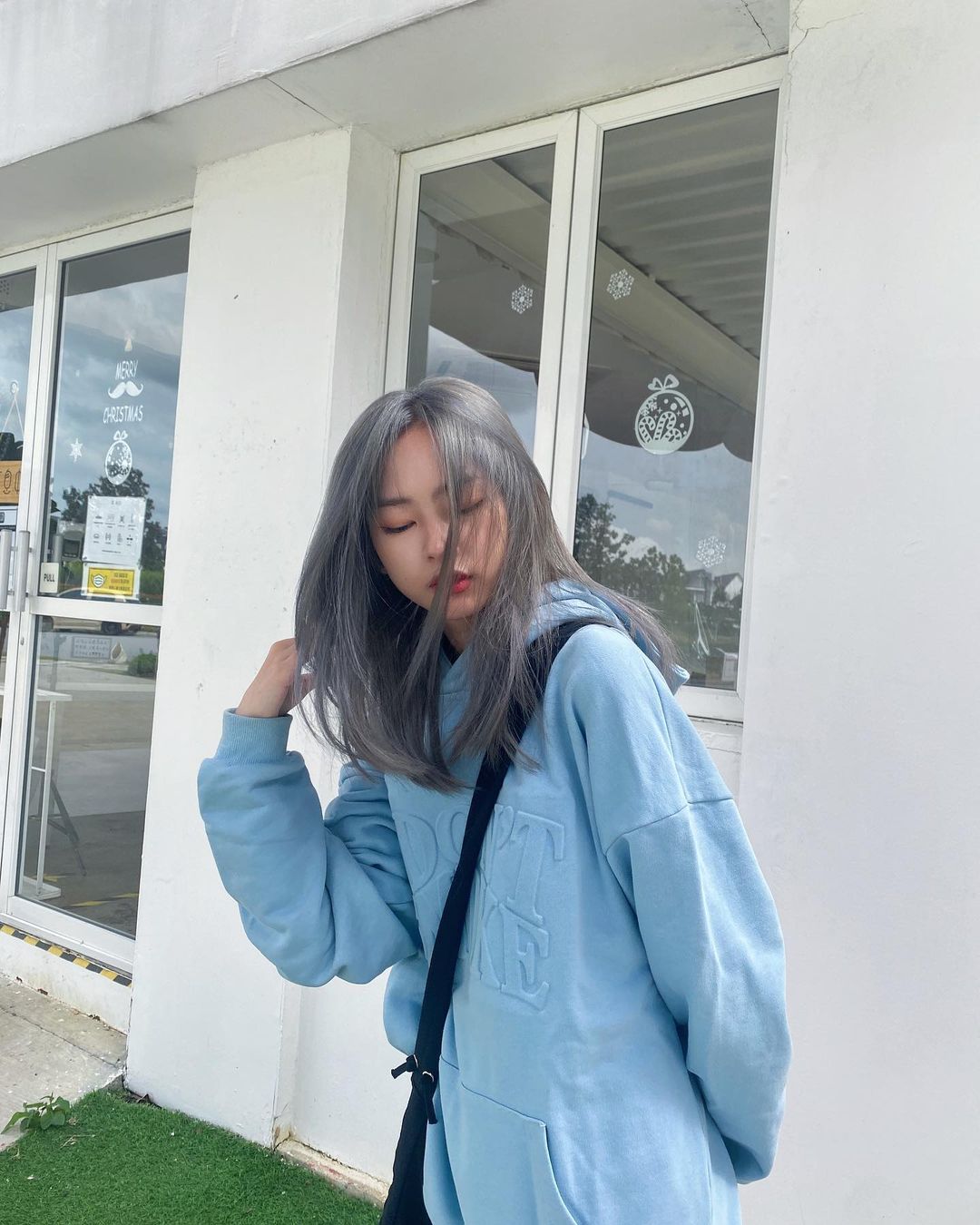  微微的天空 是蓝色derr～